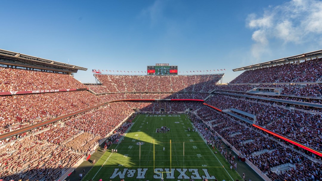 kyle field wallpaper 16x9-2-1 - Andy's Travel Blog