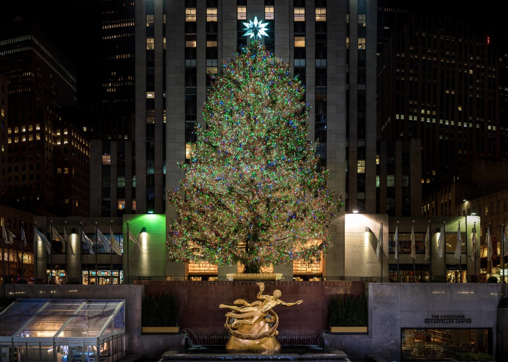rockefeller tree pano full size1 Andy's Travel Blog