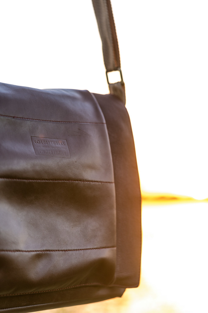 REVIEW The perfect messenger bag for an airline enthusiast