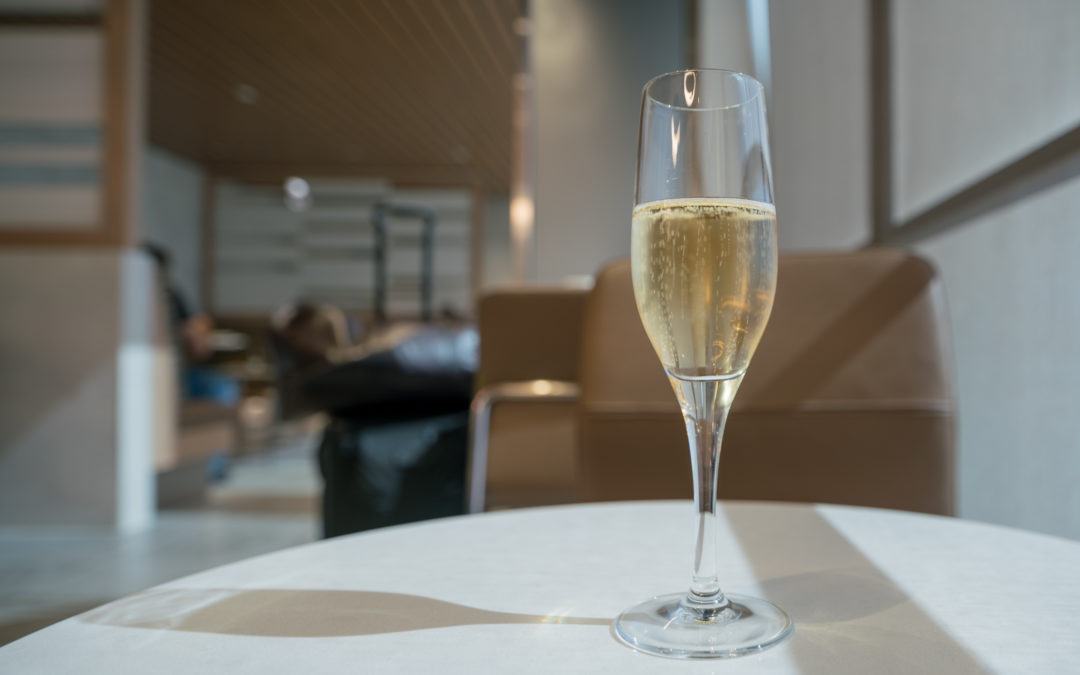 American Airlines Chicago Flagship Lounge REVIEW